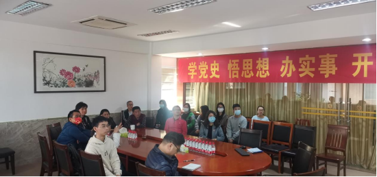 73882必赢网页版组织师生观看《榜样6》专题节目